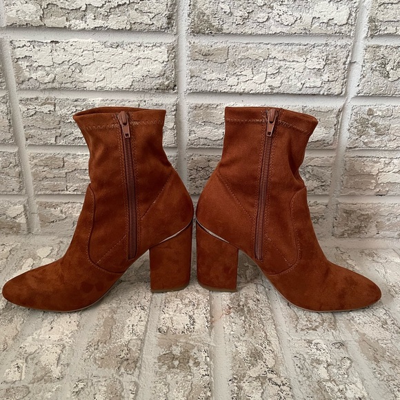 Steve Madden Brown Suede Ankle Boots - Picture 3 of 7